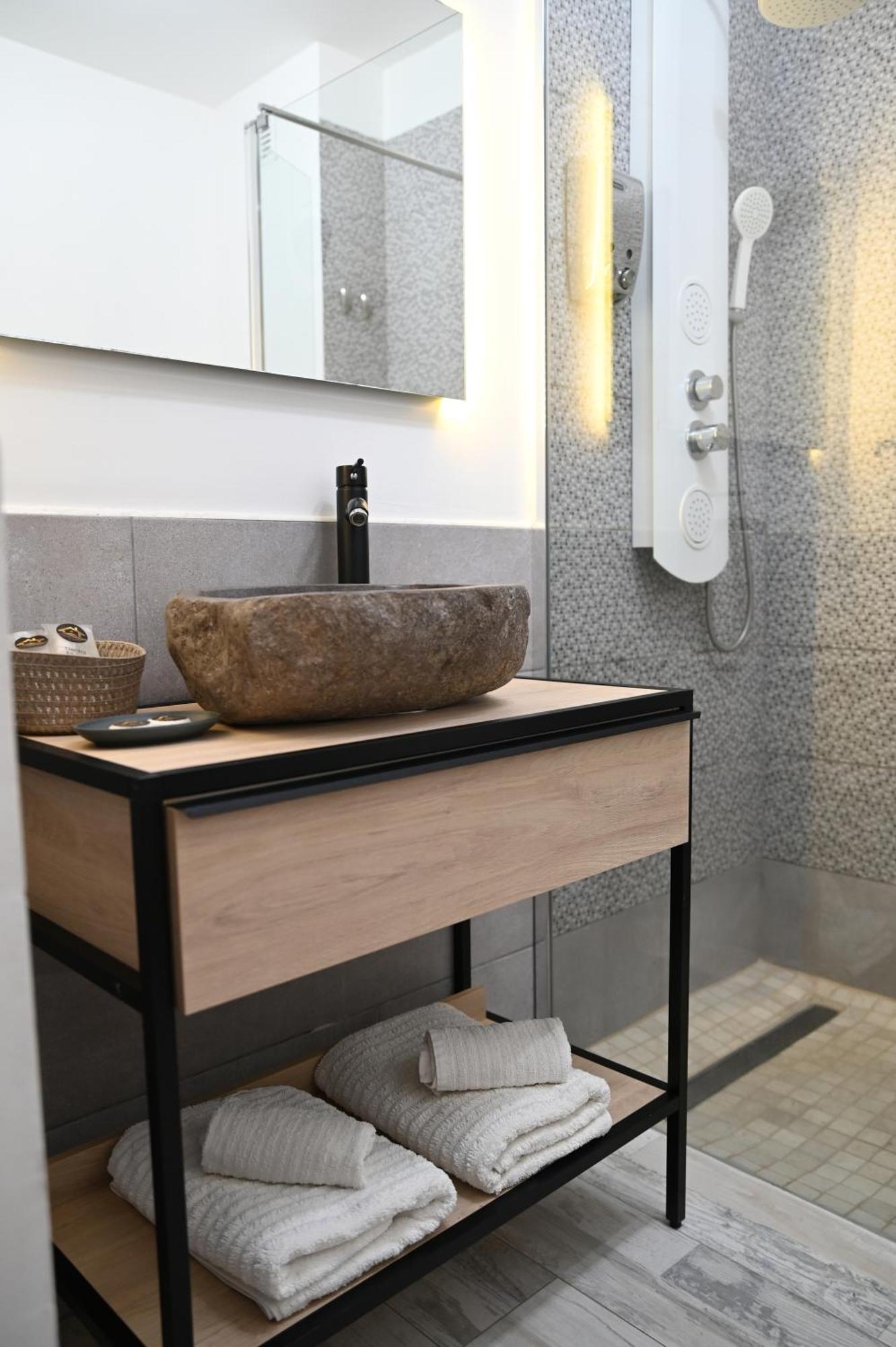 חוף ואיה גראן ריי Enai Luxury Apartments מראה חיצוני תמונה